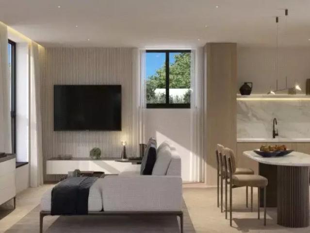 Flat for sale in London Borough of Ealing, Greater London