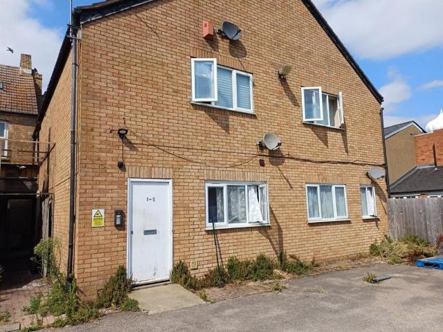 Flat for sale in Bedford