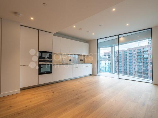 Flat for sale in Nine Elms, Greater London