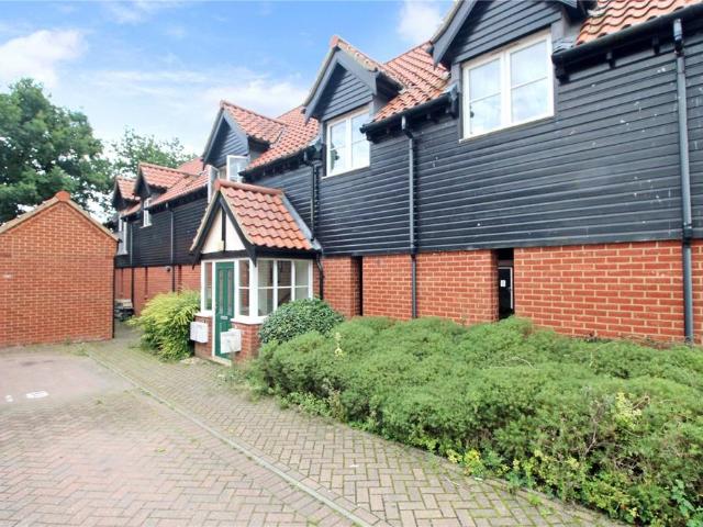 Flat for sale in Burgh St Peter, Norfolk