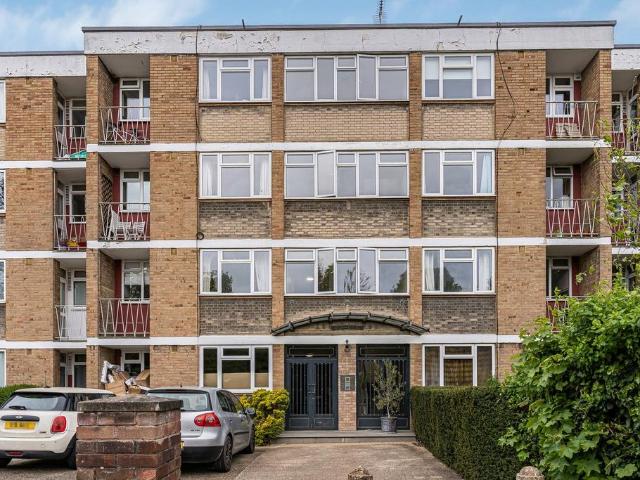Flat for sale in Putney, Greater London