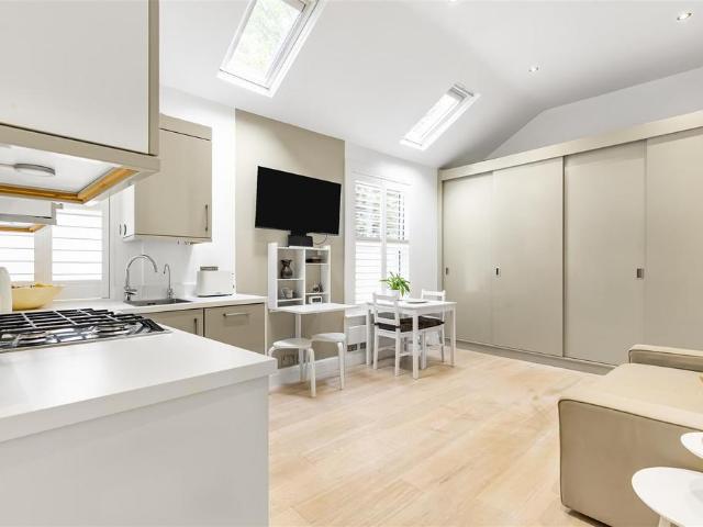 Flat for sale in East Sheen, Isle Of Man