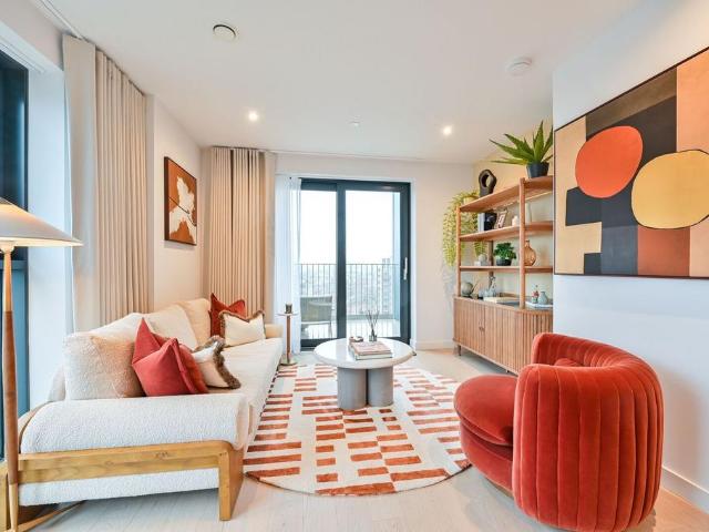 Flat for sale in Elephant and Castle, Greater London