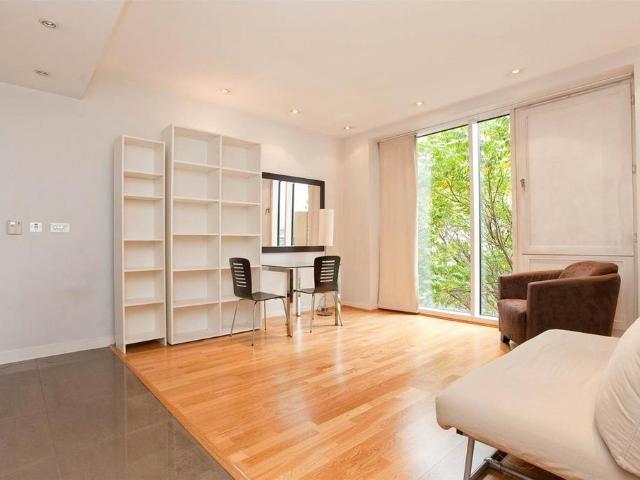 Flat for sale in Pimlico, Greater London