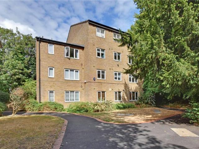 Flat for sale in London Borough of Lewisham, Ladywell