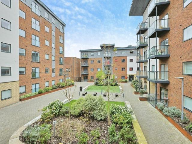 Flat for sale in Lakenham, East Bank