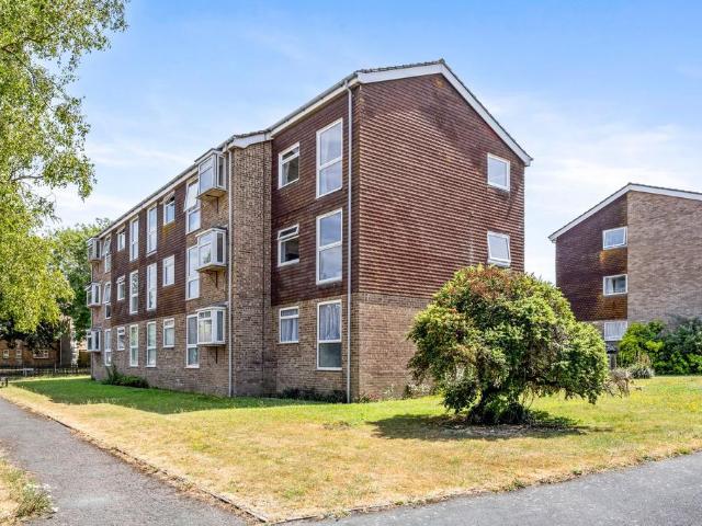 Flat for sale in Horsham, West Sussex