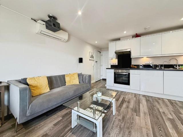 Flat for sale in Crowthorne