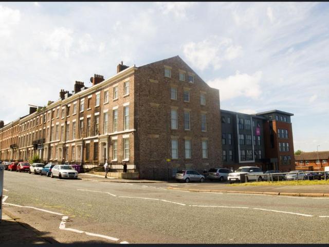 Flat for sale in Islington, Calderstones