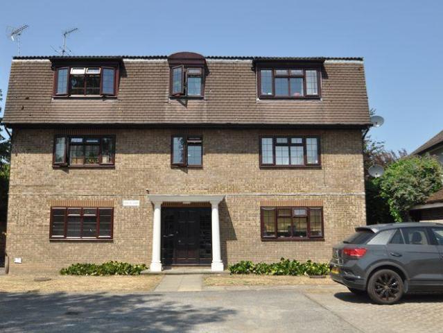 Flat for sale in New Malden, Greater London
