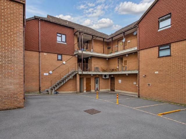 Flat for sale in St James, Sandown Park