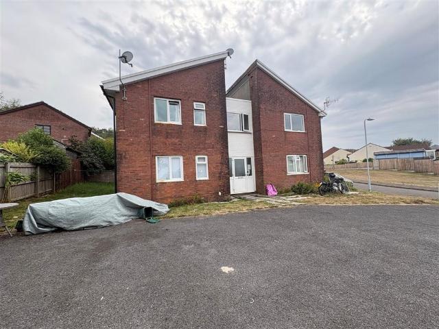 Flat for sale in Birchgrove, Swansea
