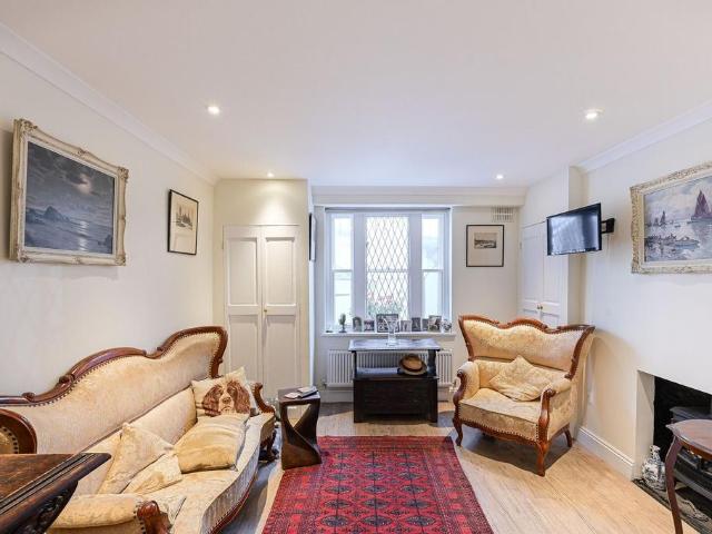 Flat for sale in Pimlico, Greater London