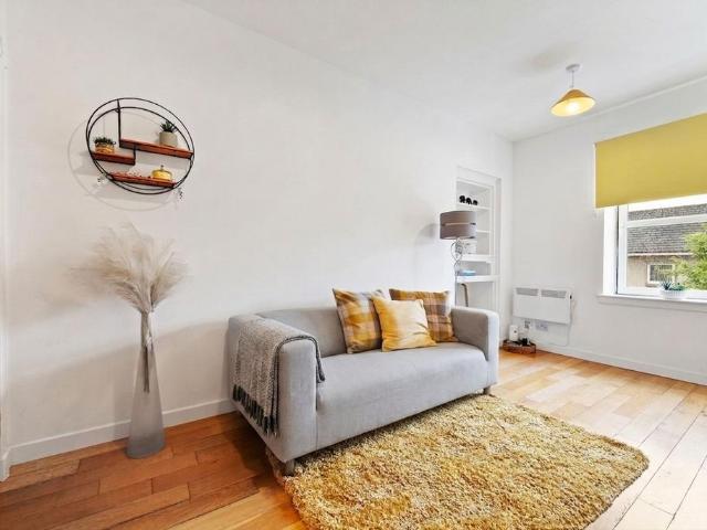 Flat for sale in Armadale, Scotland