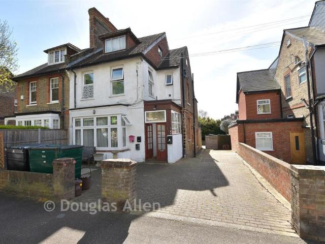 Flat for sale in Leyton, Greater London
