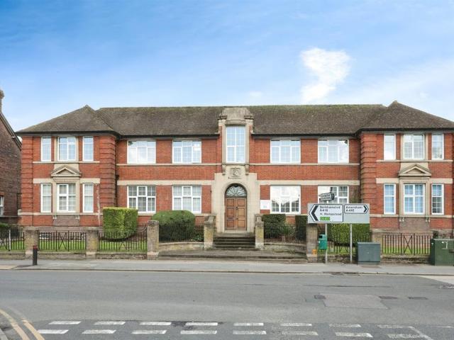 Flat for sale in Chesham