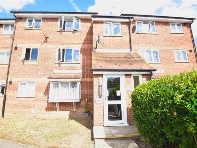 Flat for sale in Stroud Green, Barling