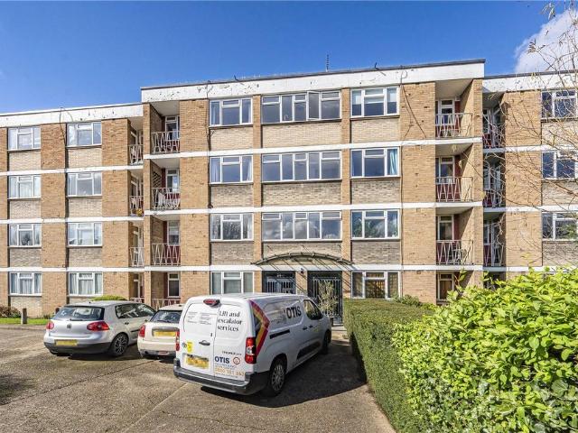 Flat for sale in Putney, Greater London