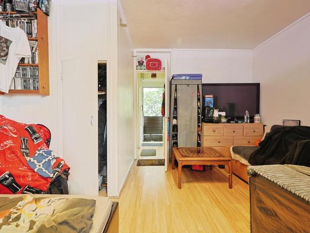 Flat for sale in Fulham, Sands End