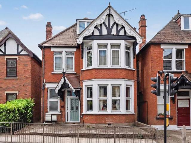 Flat for sale in Greater London