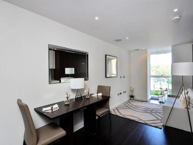 Flat for sale in Pimlico, Greater London