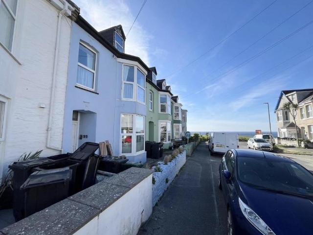 Flat for sale in Newquay, Cornwall