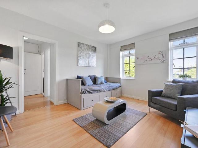 Flat for sale in St. John's Wood, Greater London