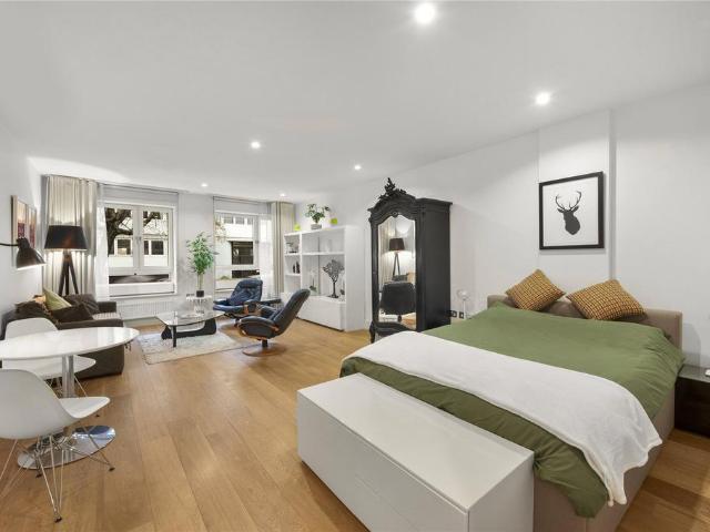 Flat for sale in East Marylebone, Marylebone