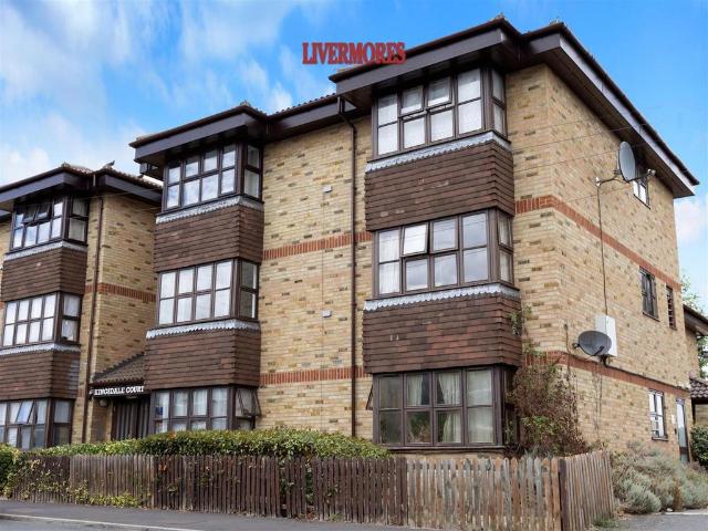 Flat for sale in Swanscombe and Greenhithe, Monks Orchard