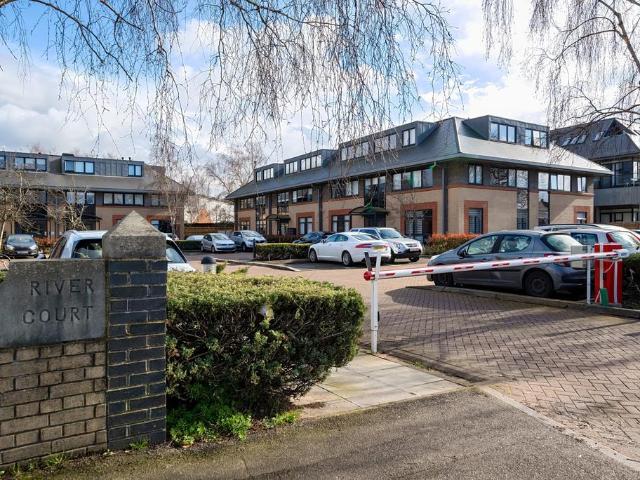 Flat for sale in Sheerwater, Woking
