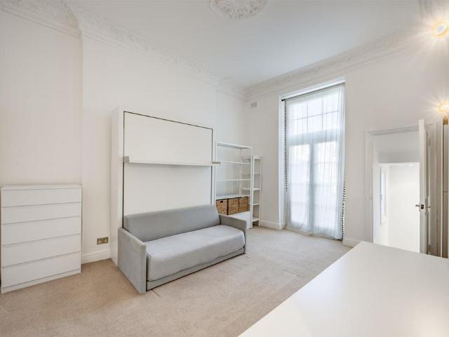 Flat for sale in Kensal Town, Maida Vale