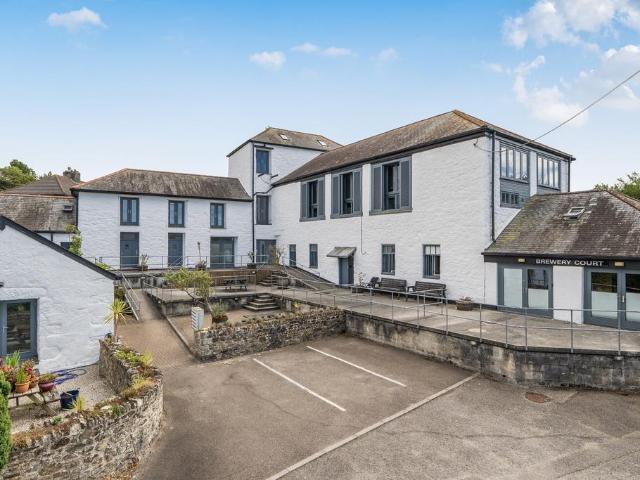 Flat for sale in Hayle, Cornwall