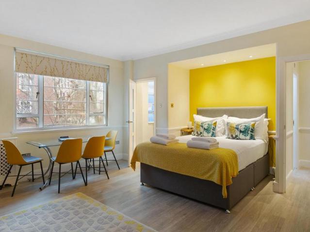 Flat for sale in Chelsea, Greater London