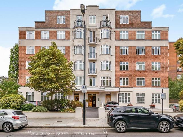 Flat for sale in St. John's Wood, Greater London