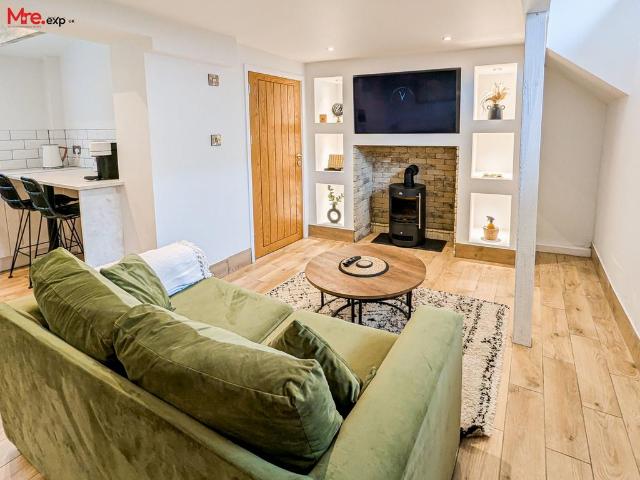 Flat for sale in Llannon, Cefneithin