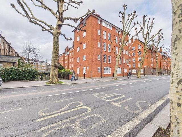 Flat for sale in Millbank Estate, Greater London