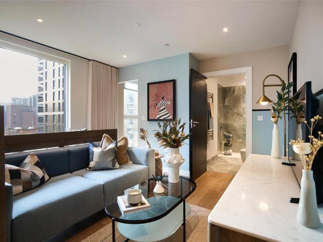 Flat for sale in Birch Green, Lower Halliford