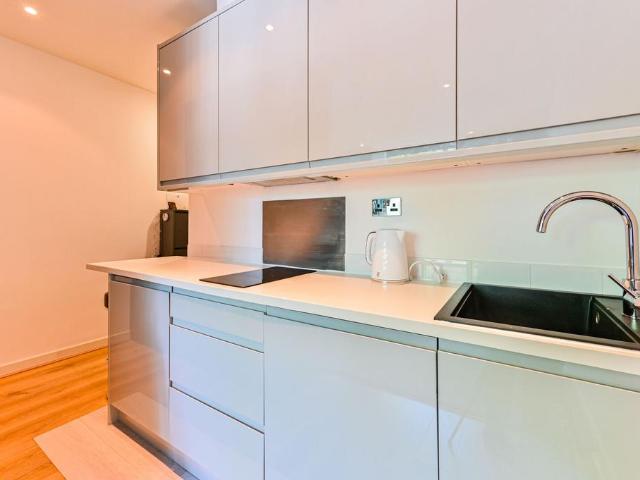 Flat for sale in London Borough of Ealing, Greater London