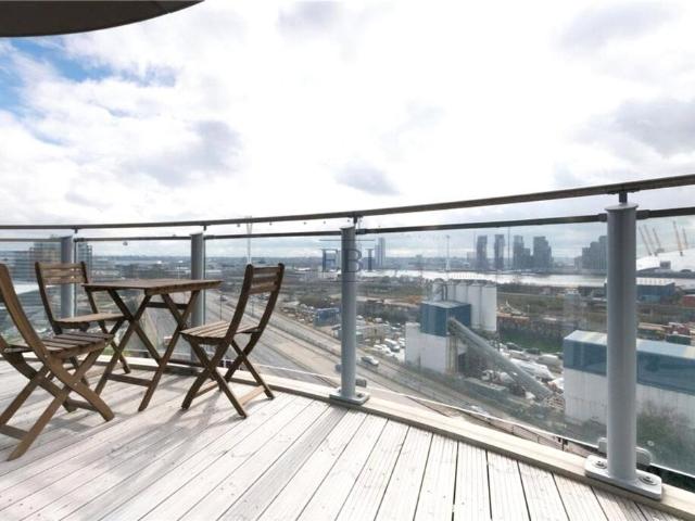 Flat for sale in London Borough of Newham, Greater London