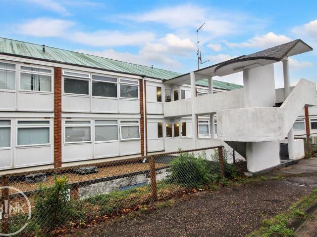 Flat for sale in Heigham Grove, East Bank