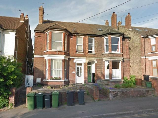 Flat for sale in Midway, Kent