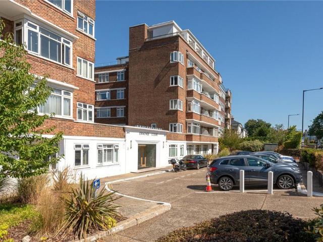 Flat for sale in Putney, Greater London