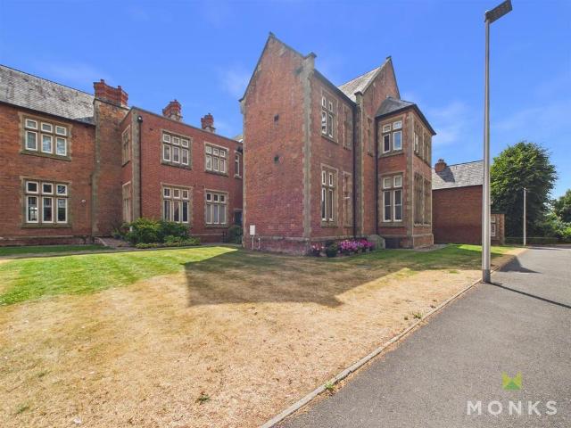 Flat for sale in Gains Park, Frankwell