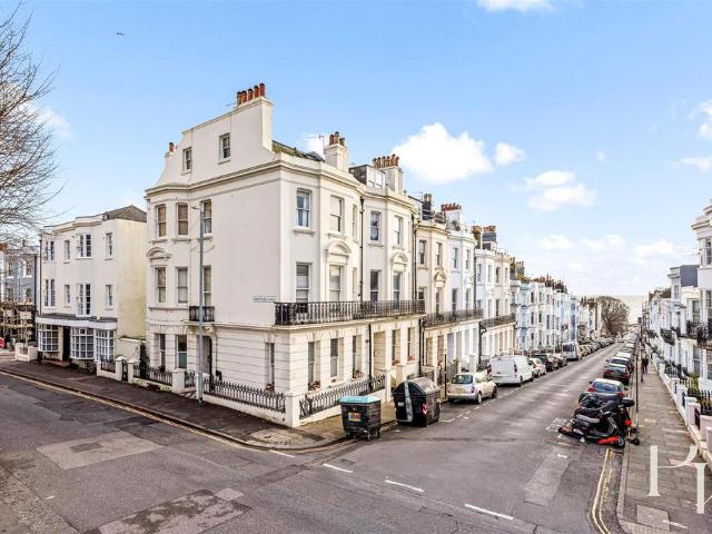 Flat for sale in Brunswick, Brighton & Hove