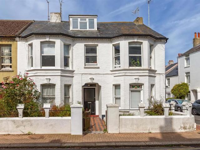 Flat for sale in Worthing, West Sussex