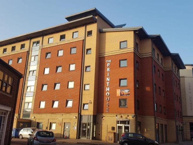 Flat for sale in Elmfield, Leicestershire