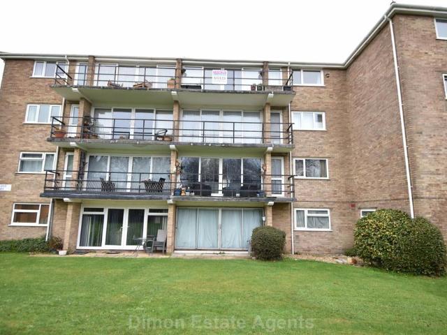 Flat for sale in Privett, Middlecroft