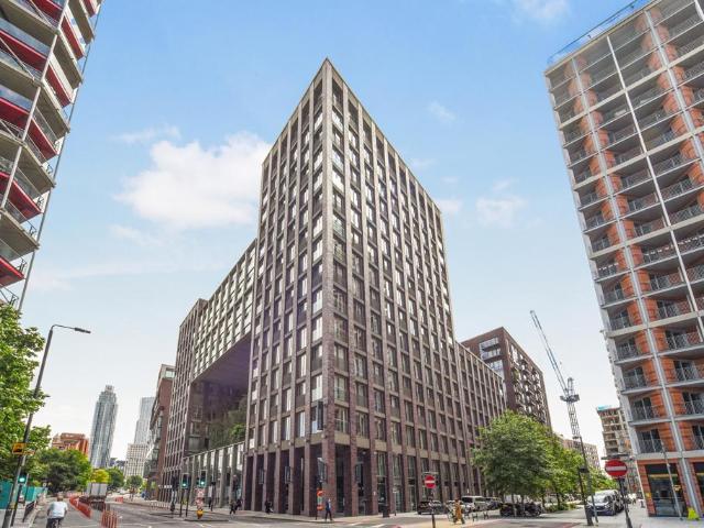 Flat for sale in Nine Elms, Greater London