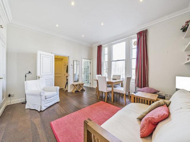 Flat for sale in Belsize Park, Primrose Hill