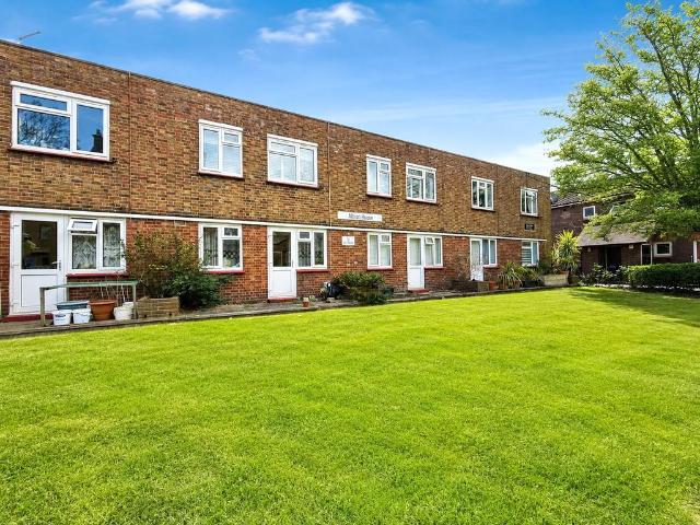 Flat for sale in London Borough of Lewisham, Greater London